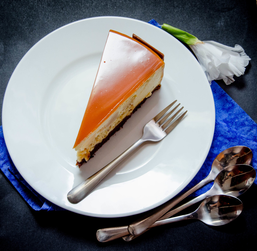 Entremet cu mousse de caramel