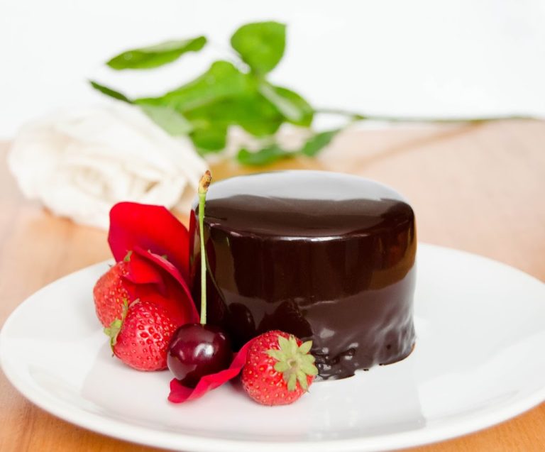 Chocolate Mousse Cakes with Berries