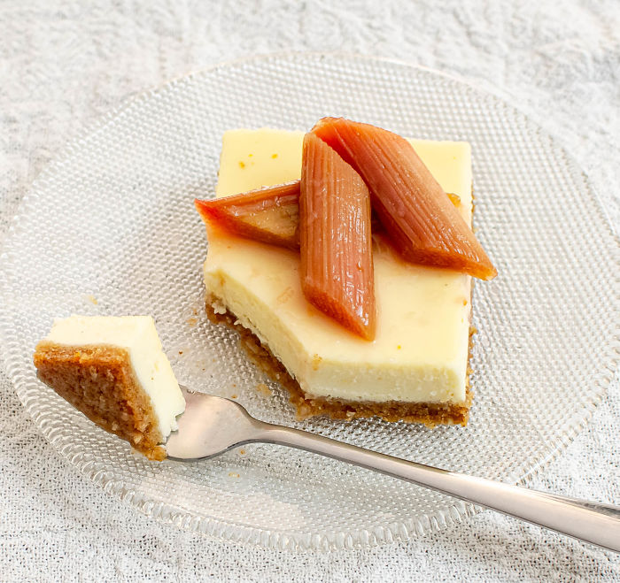 Cheesecake Bars with Fruit Compote