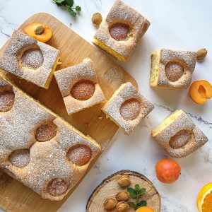 Apricot sponge cake with orange and cardamom